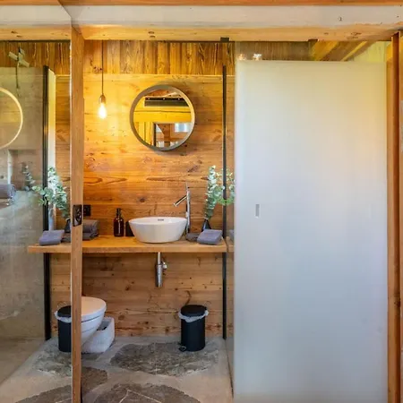 Heidi's Hideout - Private Historic By Heiti Apartmán Gstaad